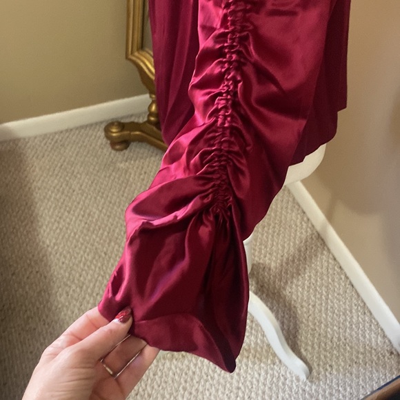 Parker XS 100% Silk off the shoulder top❤️💃 - Picture 3 of 6